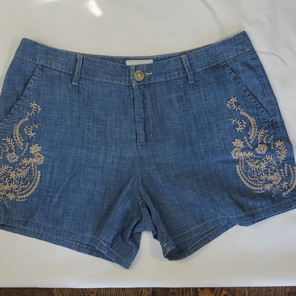 Liz Claiborne Chambray Embroidered Shorts Size 10